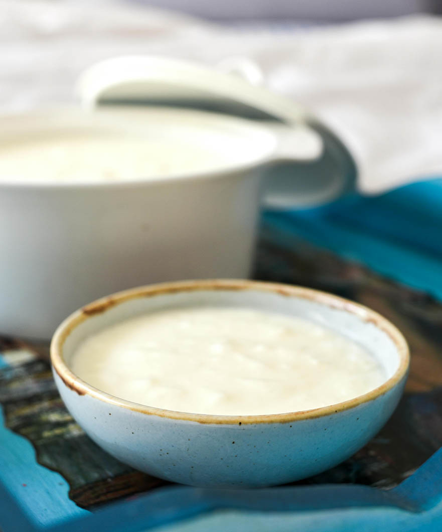 Yoghurt in a bowl that can be used as a hair conditioner